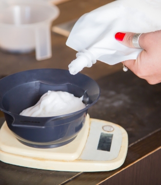 髪や頭皮に配慮した薬剤